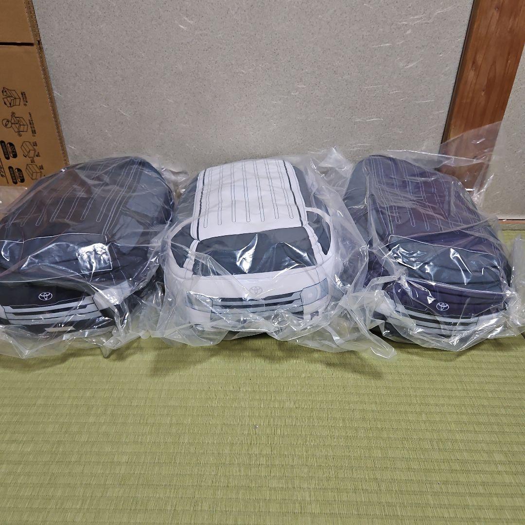 トヨタ ハイエース ぬいぐるみ 3個セット(白・黒・紫)