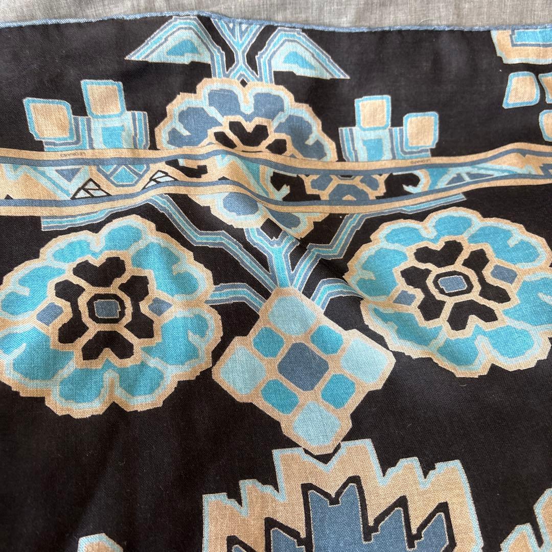 レオナールMADE IN ITALY 70%カシミヤ30%シルク ロングショール