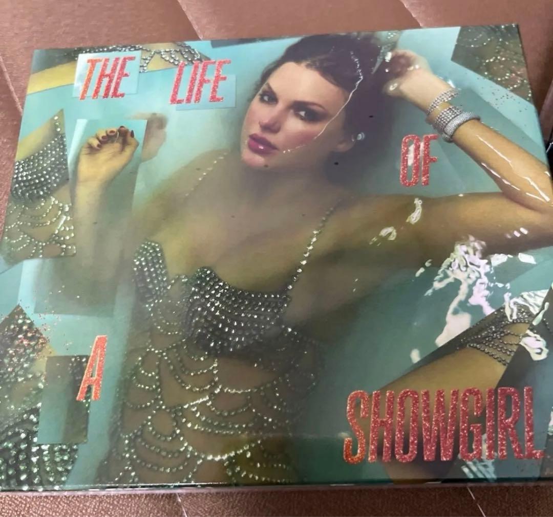 THE LIFE OF A SHOWGIRL US限定Deluxe CD