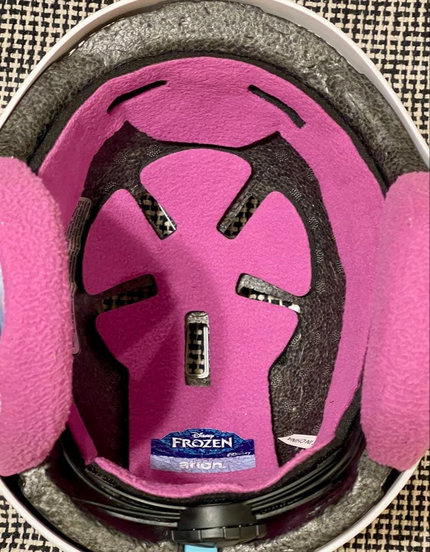 子ども用anonヘルメット・SMITHゴーグル・ROXYグローブ・プロテクター