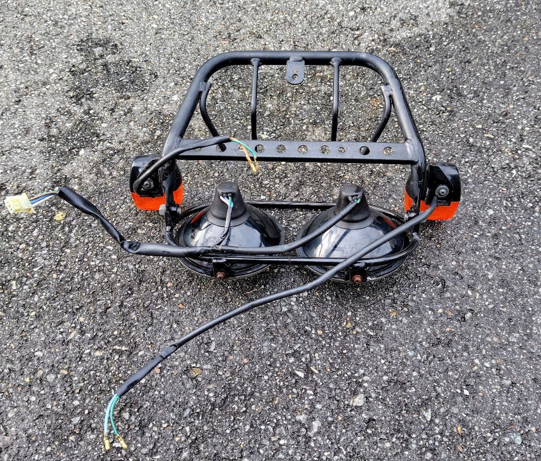 ホンダ HONDA ズーマー純正ヘッドライト ステーウインカー【中古・お買得品】