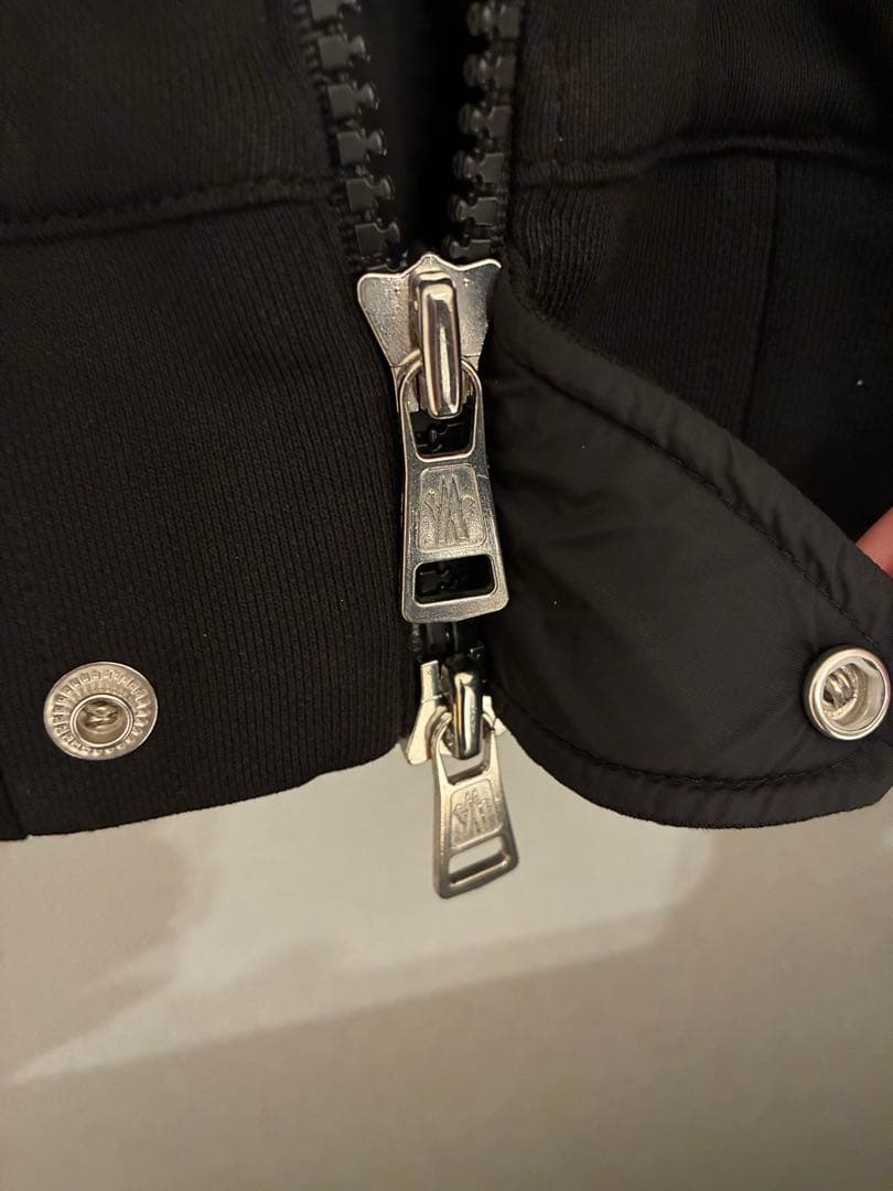 MONCLER ブラック MA-1ジャケット