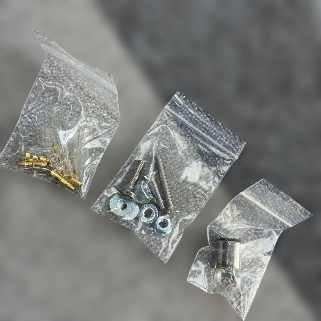 ルーカステールランプ 鋳物 アルミ ポリッシュ ブルードット付 新品未使用