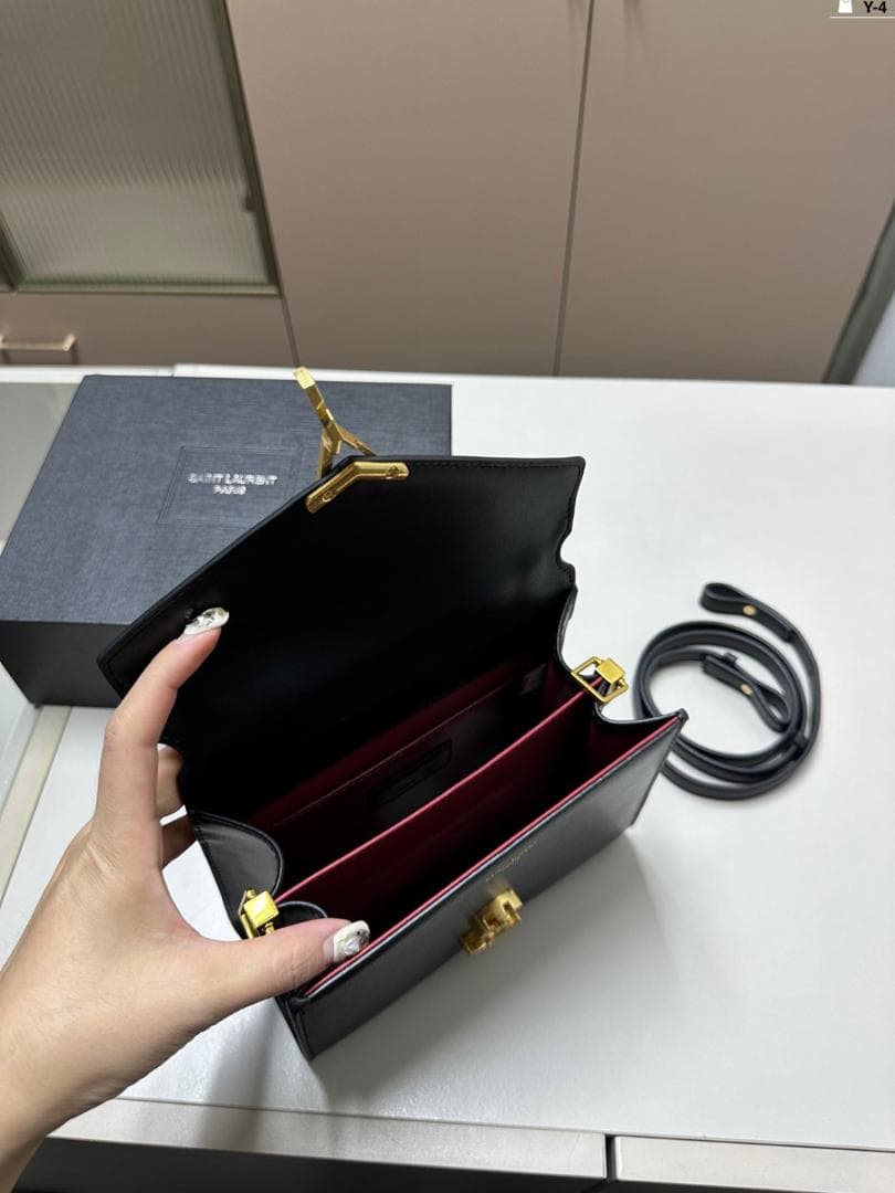サンローラン【SAINT LAURENT】 カサンドラトップハンドルバッグ