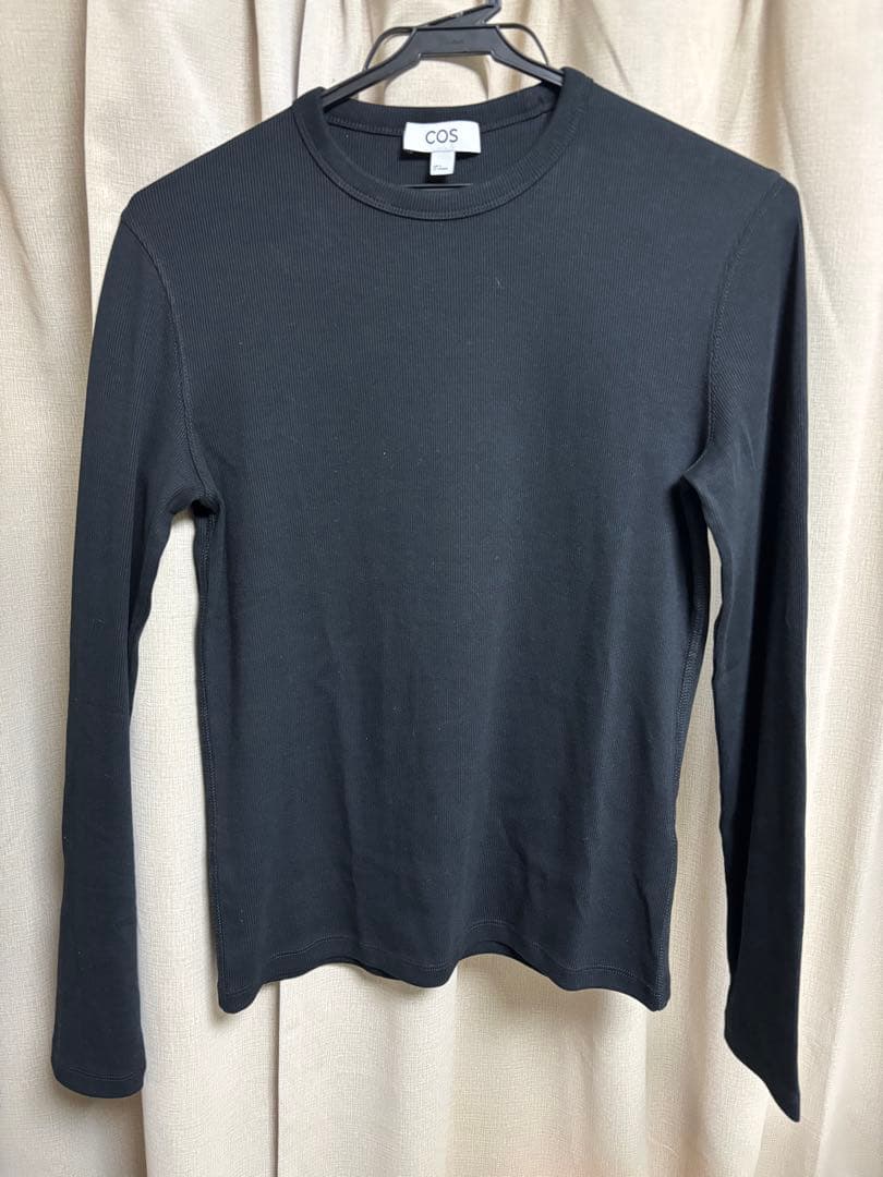 完売品　COS スリムリブコットン長袖Tシャツ　Sサイズ　ブラック