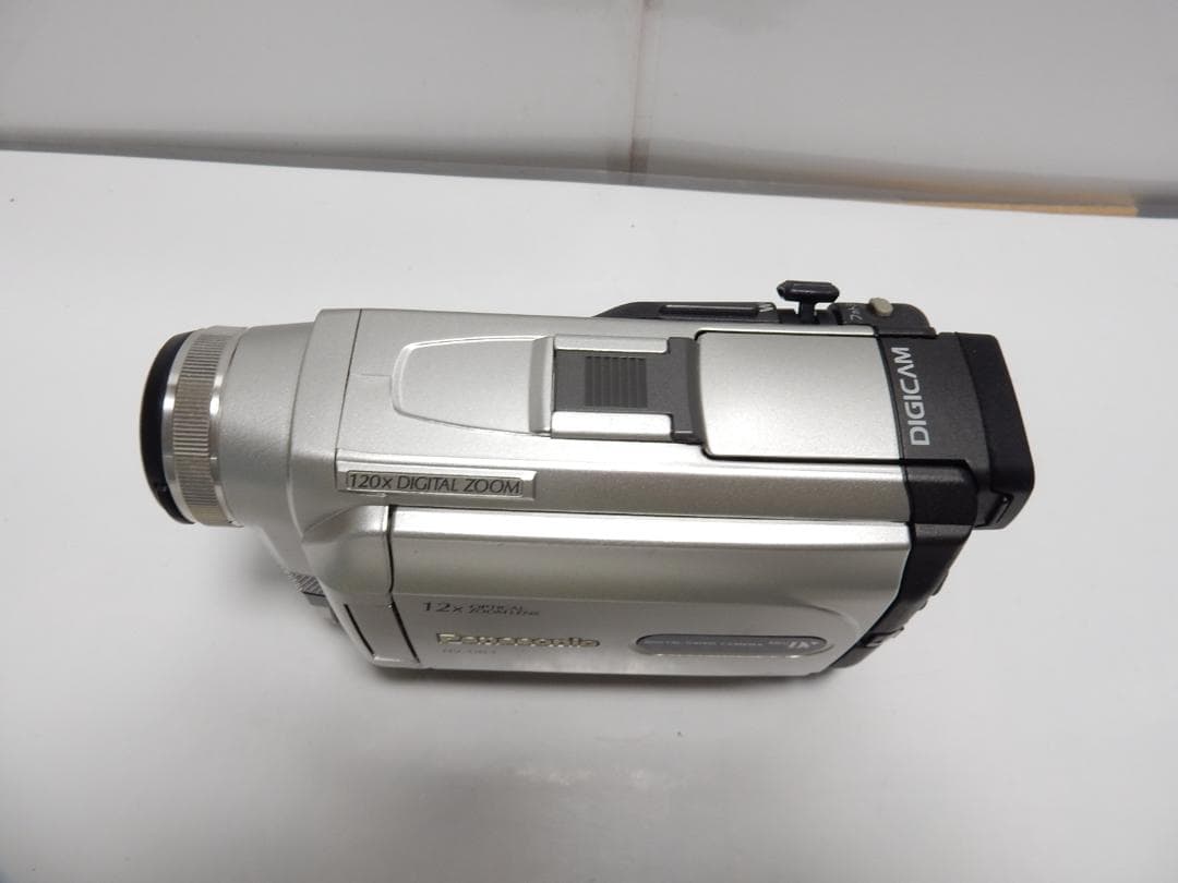 希少　大人気　動作品　Mini DV　パナソニックビデオカメラ　NV-DB1