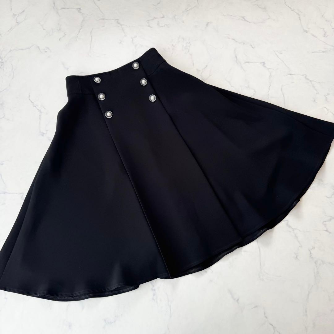 美品 ルネ Rene パールボタン フレアスカート タック ロゴ ブラック 34