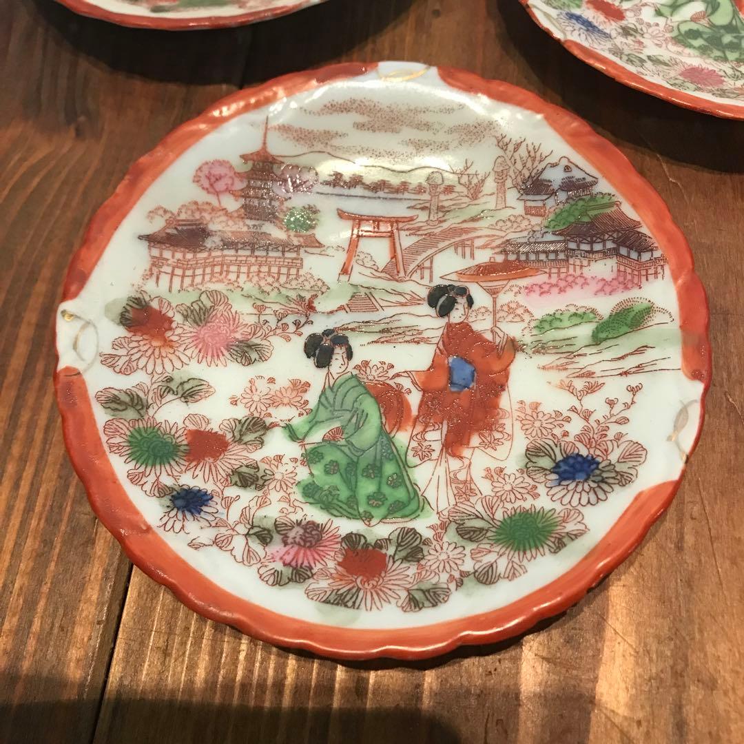 美品　陶芸　年代物　赤絵皿　菊花　銘々皿　丁寧に描かれた　華やかな皿　薄い作り