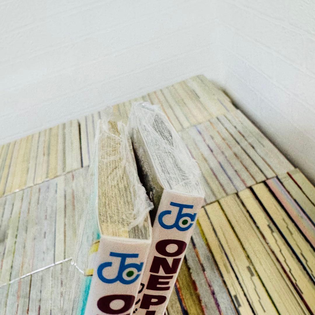 美品　ONE PIECE 全巻セット　1巻〜111巻　関連本8冊付き　尾田栄一郎