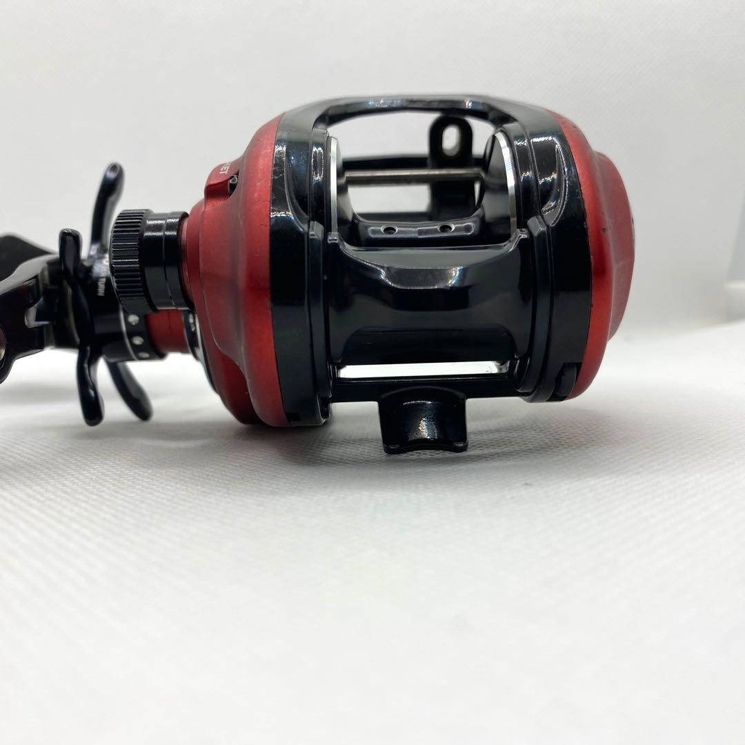 AbuGarcia アブガルシア レボビーストロケット 左ハンドル