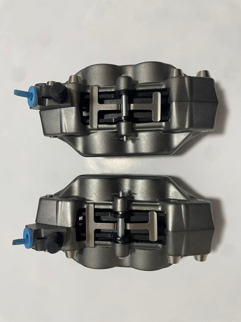 ブレンボ　ブレーキキャリパー