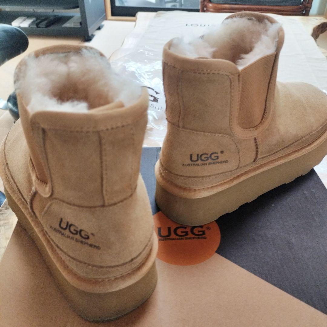 UGG 厚底ムートンブーツ ベージュ