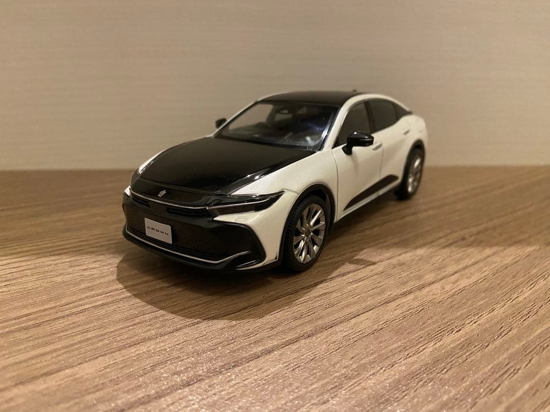 1/30 トヨタ　新型クラウン　カラーサンプル　非売品　ミニカー　ホワイトパール