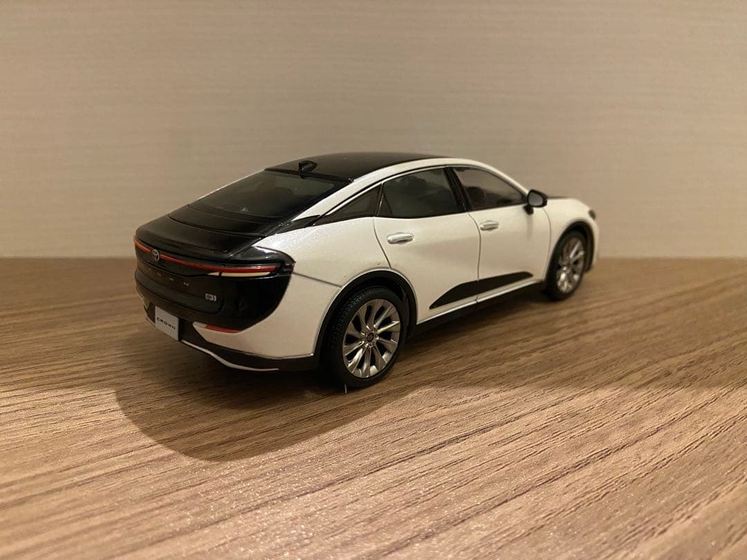 1/30 トヨタ　新型クラウン　カラーサンプル　非売品　ミニカー　ホワイトパール