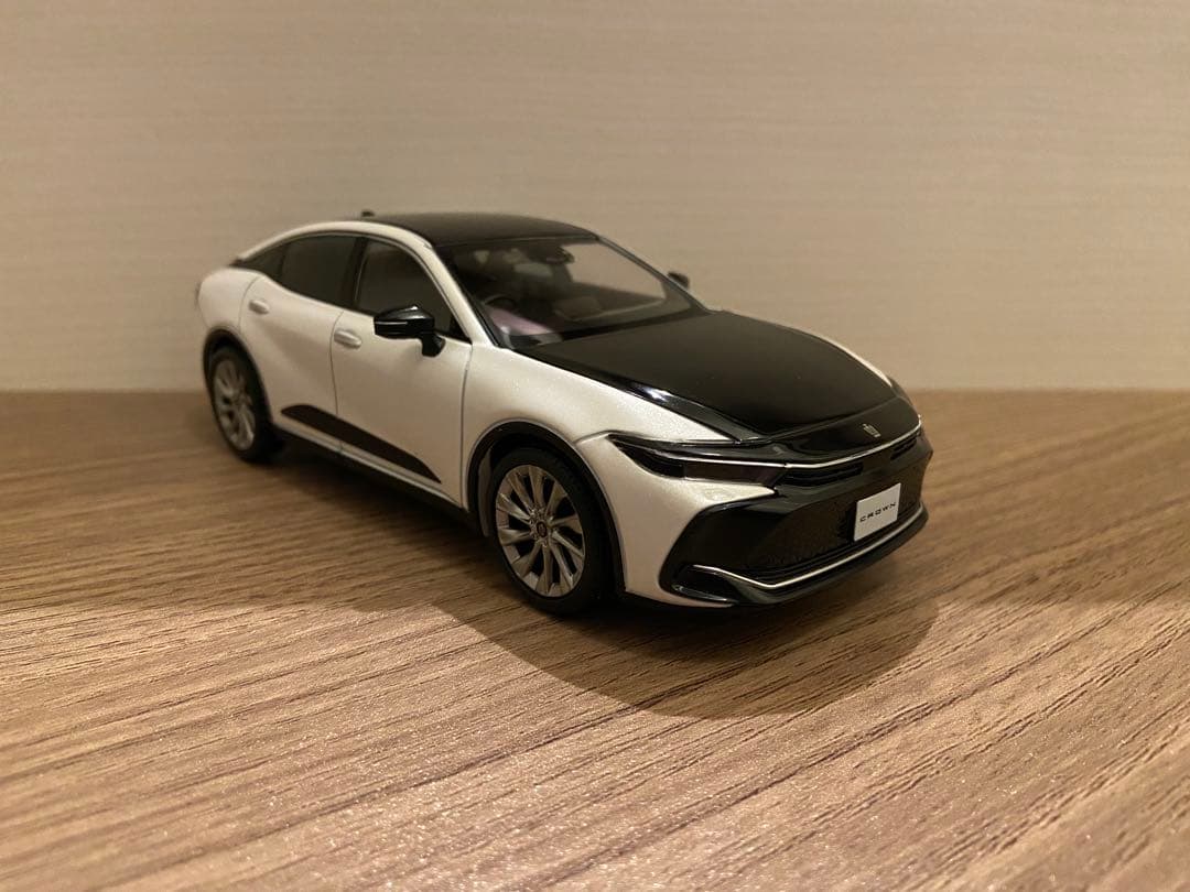 1/30 トヨタ　新型クラウン　カラーサンプル　非売品　ミニカー　ホワイトパール