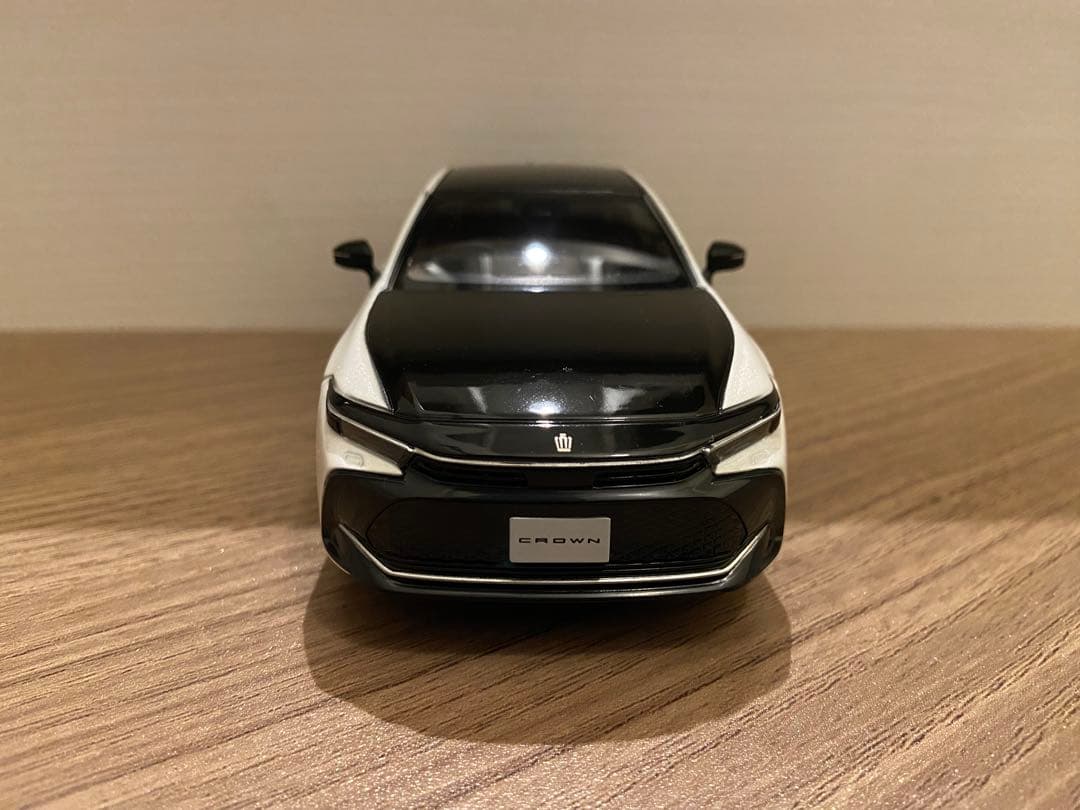 1/30 トヨタ　新型クラウン　カラーサンプル　非売品　ミニカー　ホワイトパール