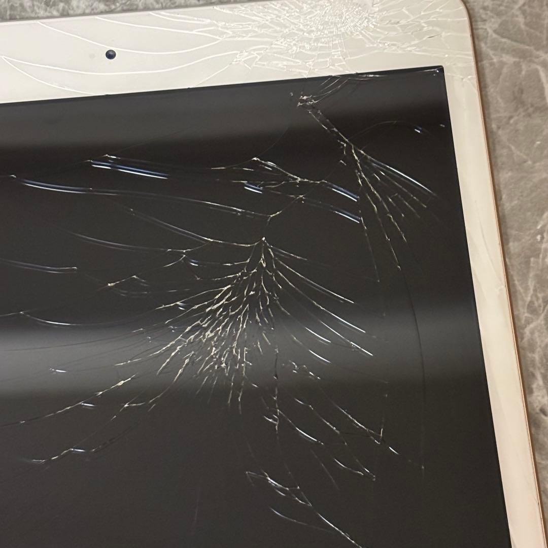 k*a様 【 画面割れ ジャンク品 】 iPad 第8世代 32GB ゴールド