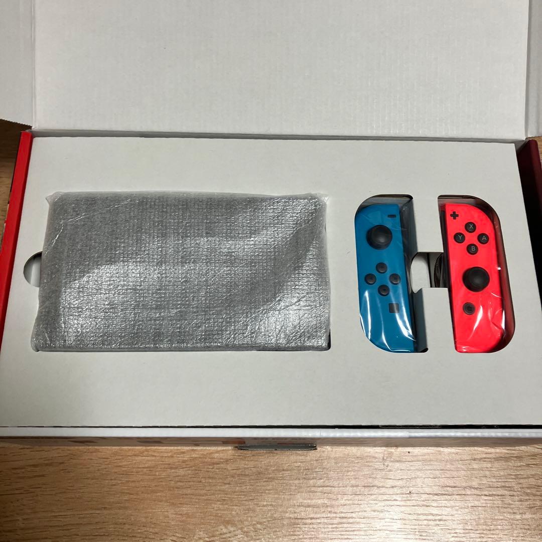 【美品】Nintendo Switch 本体 赤・青 Joy-Con 付属