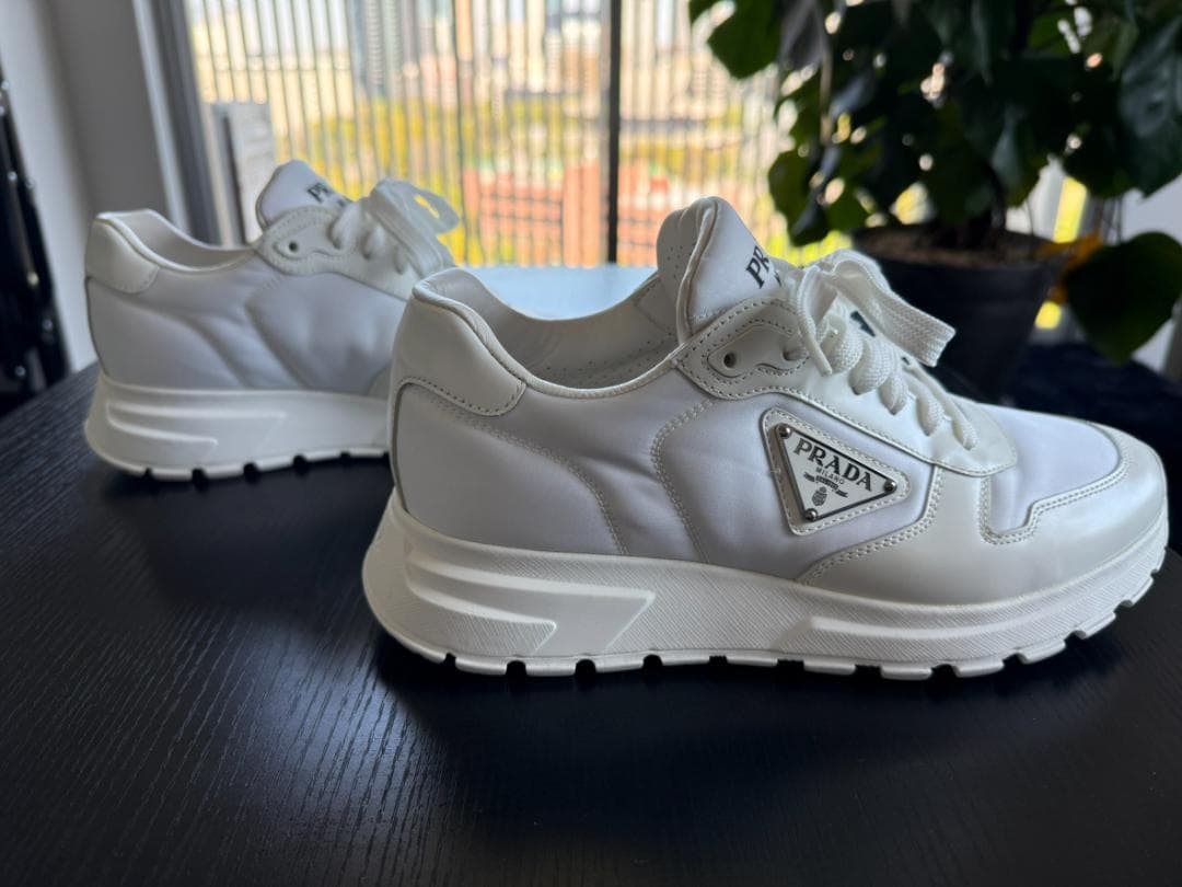 PRADA プラダ PRAX 01 Re-Nylon スニーカー メンズ 白
