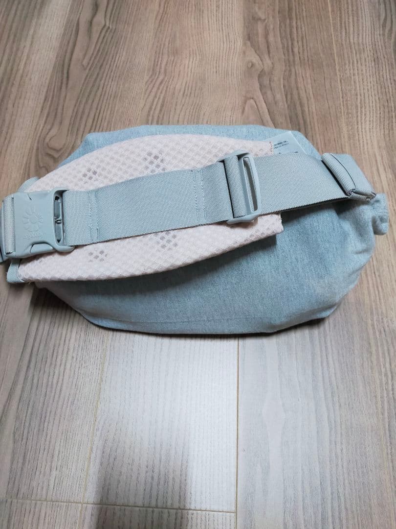 【土日限定値下げ】エルゴベビー OMNI BREEZE 抱っこ紐ピンク収納袋付き