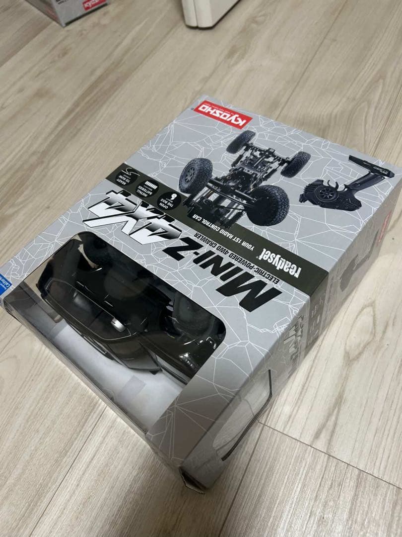 ミニッツ 4×4 ランドクルーザー300 黒　LED電飾付