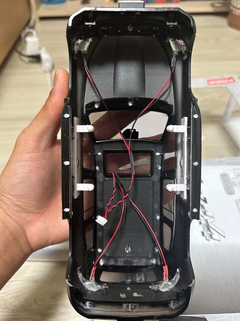 ミニッツ 4×4 ランドクルーザー300 黒　LED電飾付
