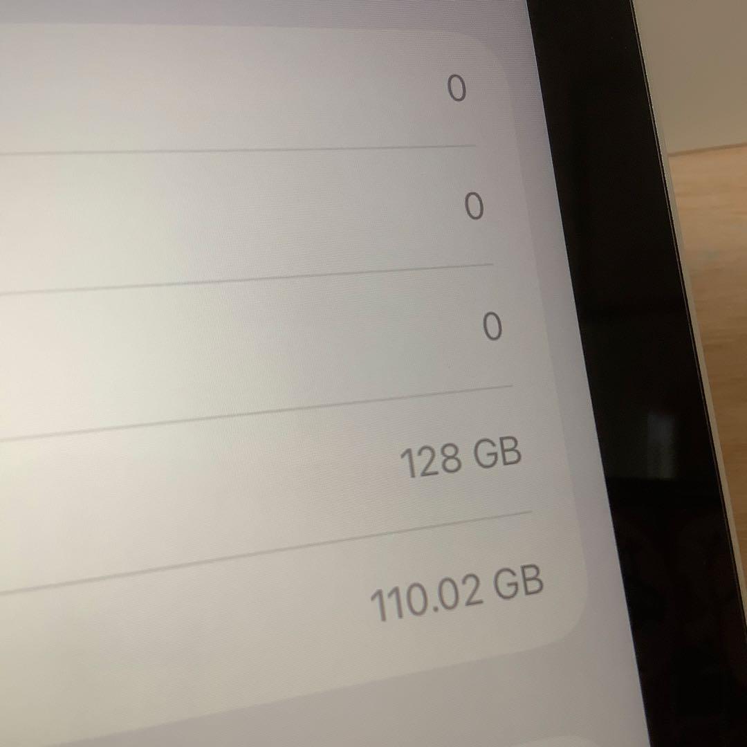 ほぼ新品　iPad 第11世代 A16 128GB BT100% ※459