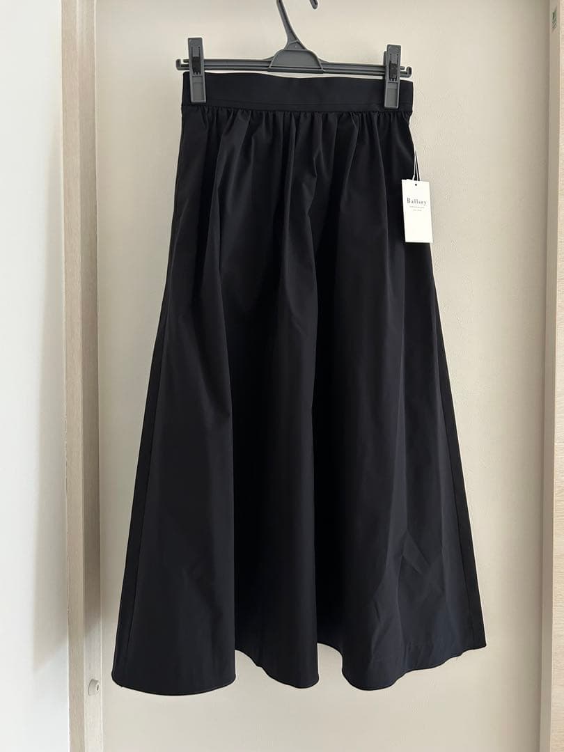新品 タグ付き 24ss ボールジィ ストレッチタフタボリュームギャザースカート