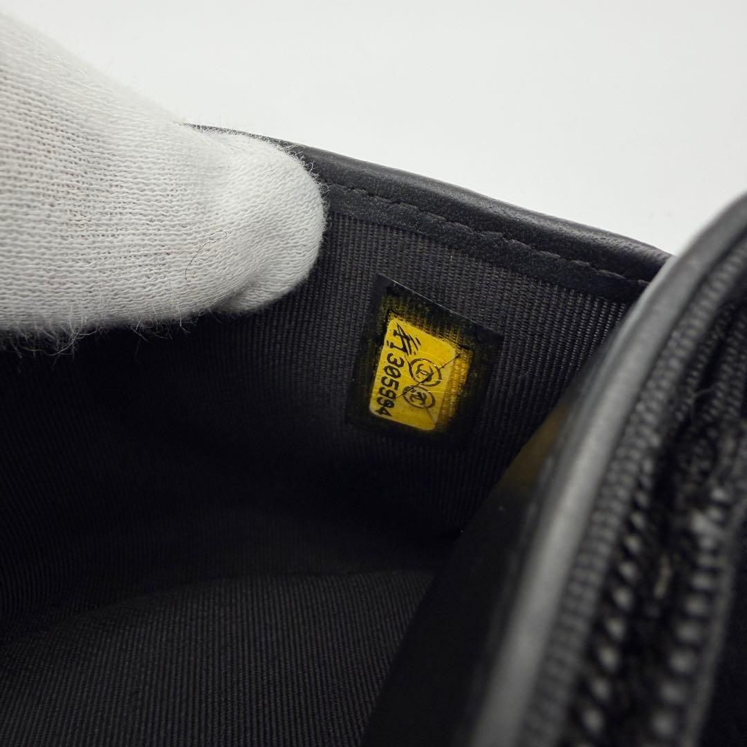CHANEL シャネル 財布 シェブロン Vステッチ ココマーク フラップ