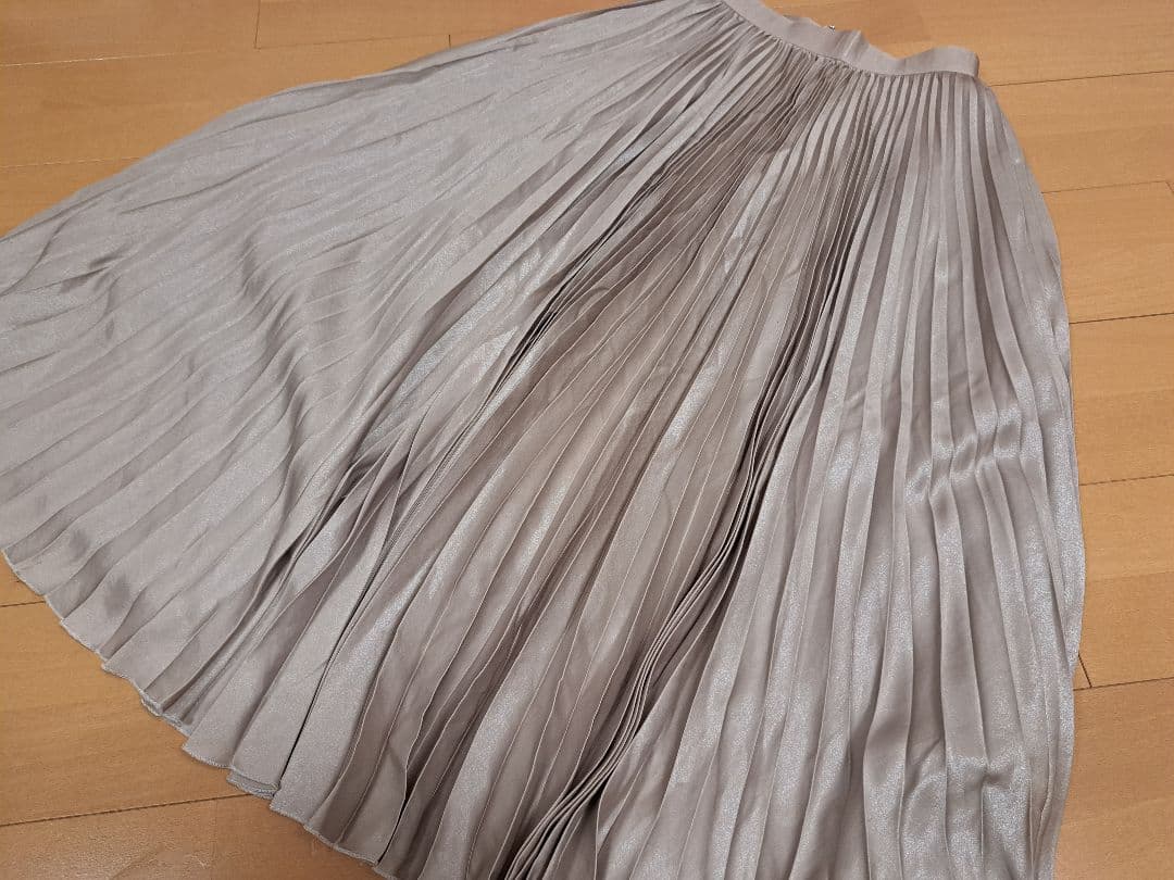 Sheller　メタリック　プリーツ　スカート　ベージュ