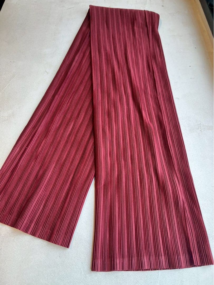 【新品未使用】ISSEY MIYAKE イッセイミヤケ ネックウォーマー レッド