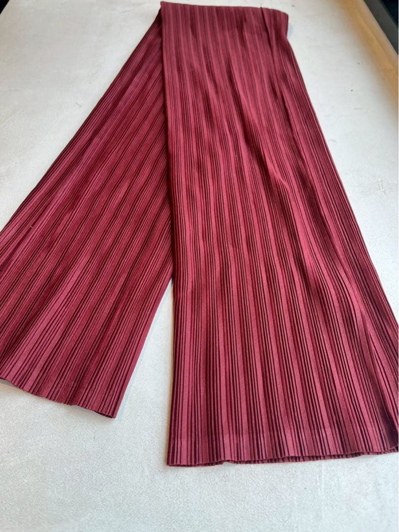 【新品未使用】ISSEY MIYAKE イッセイミヤケ ネックウォーマー レッド