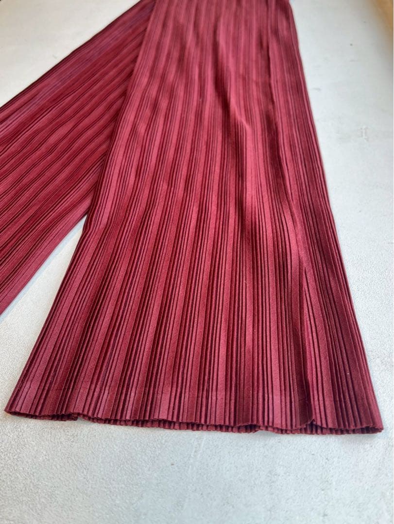 【新品未使用】ISSEY MIYAKE イッセイミヤケ ネックウォーマー レッド