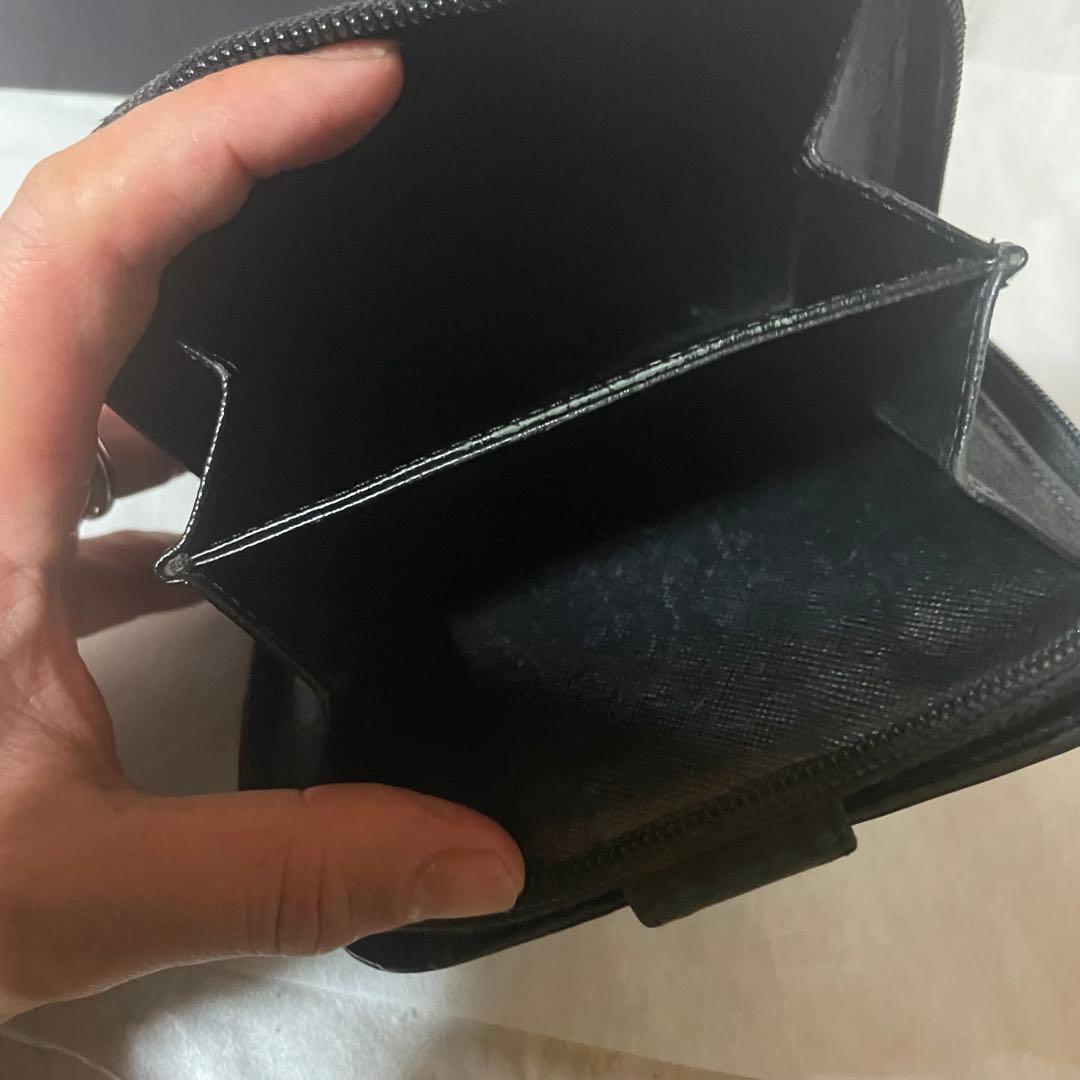 プラダ　二つ折り財布　サフィアーノ