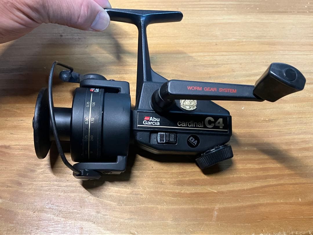 Abu Garcia カーディナルC4 (替スプール付) リアドラッグ搭載