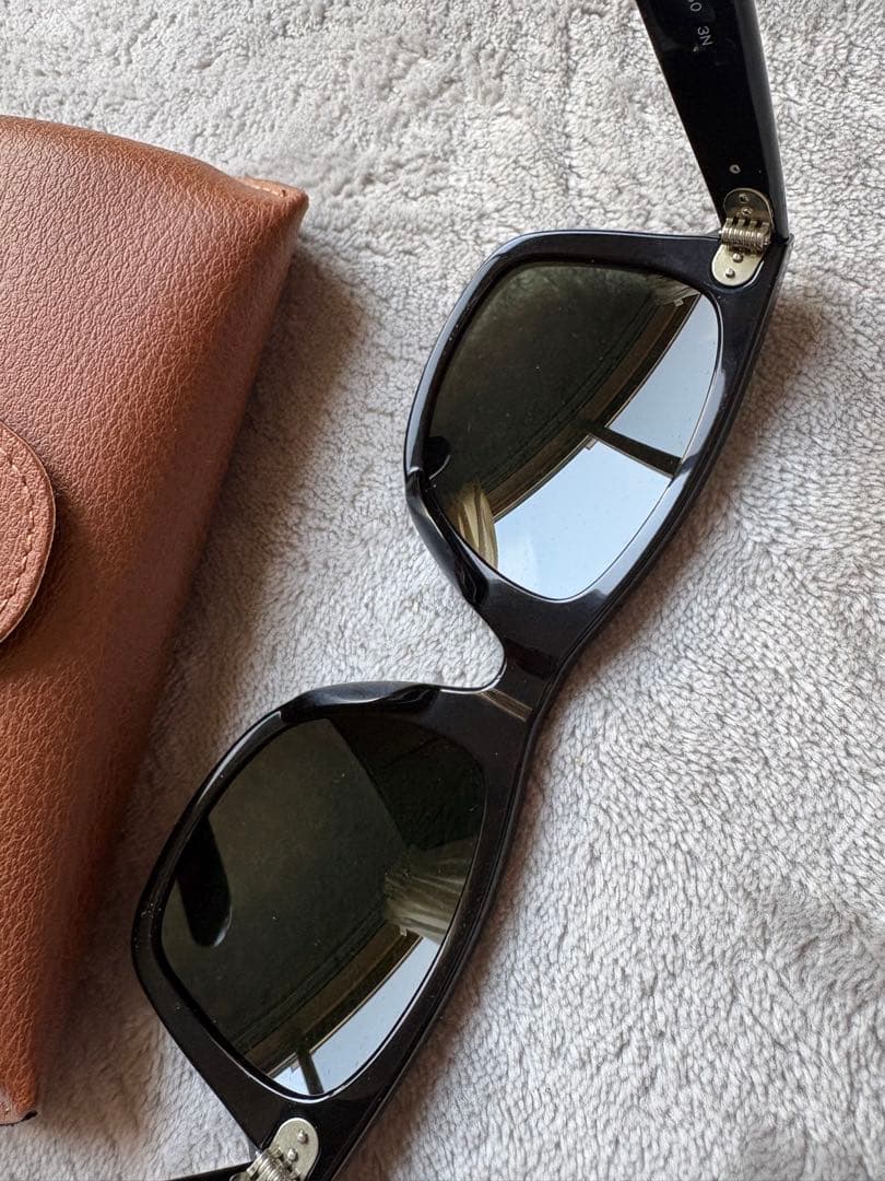 Ray-Ban WAYFARER ブラック サングラス