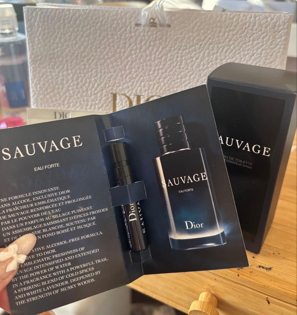 Dior Sauvage オードゥトワレ 30mL