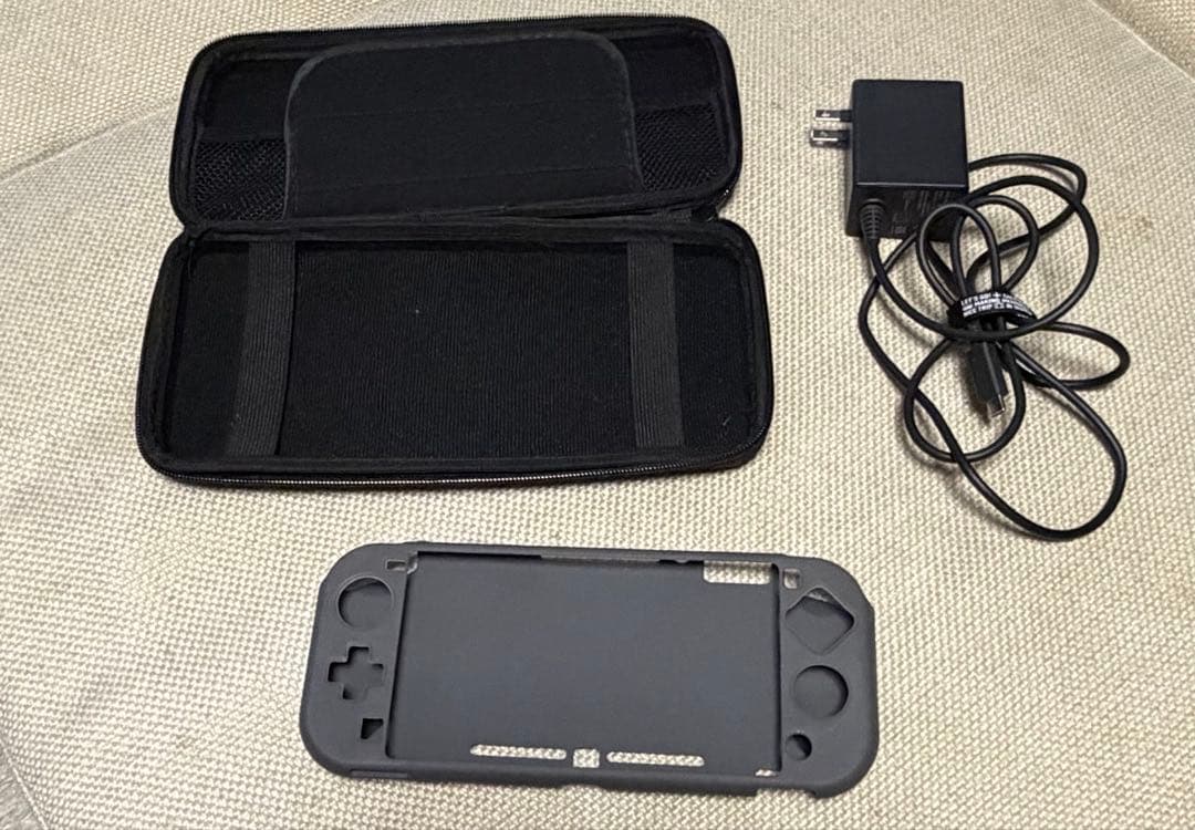 Nintendo Switch Lite グレー 本体　カバー　充電器付き