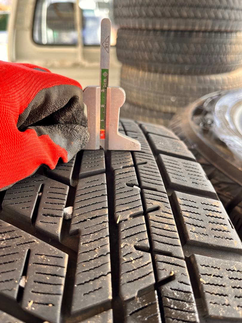 205/60R16 YOKOHAMA スタッドレス　2本セット　①
