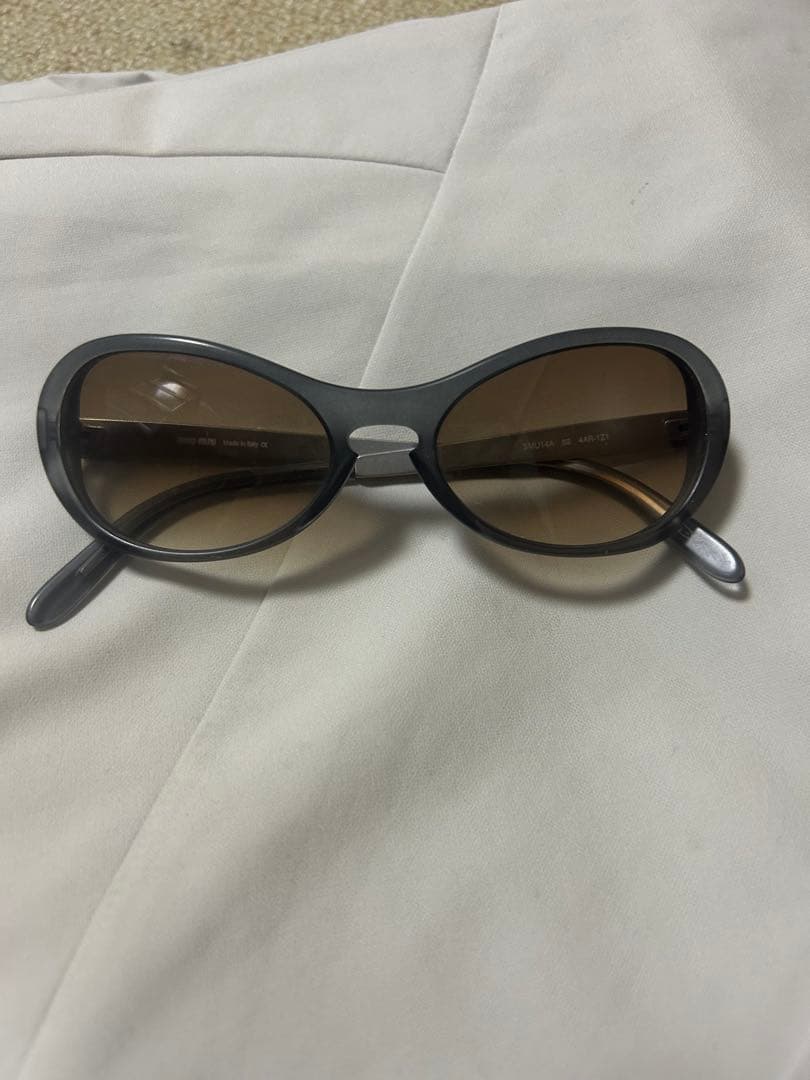miumiuアーカイブサングラス