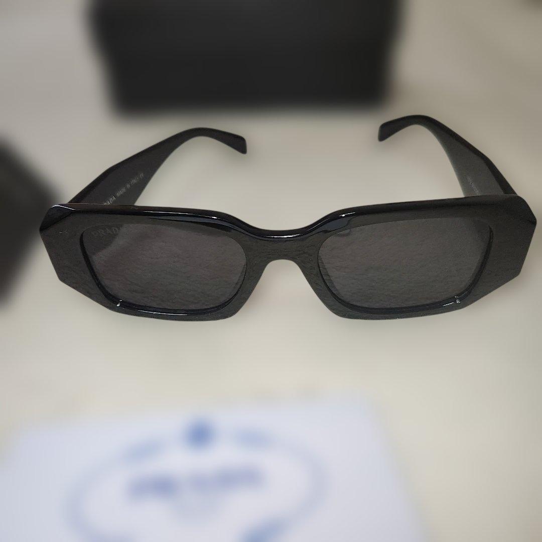 PRADA ブラック サングラス