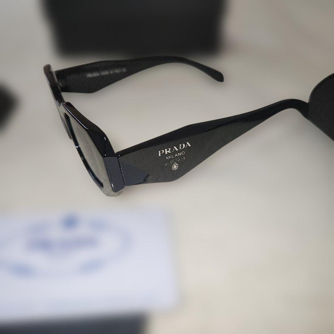 PRADA ブラック サングラス