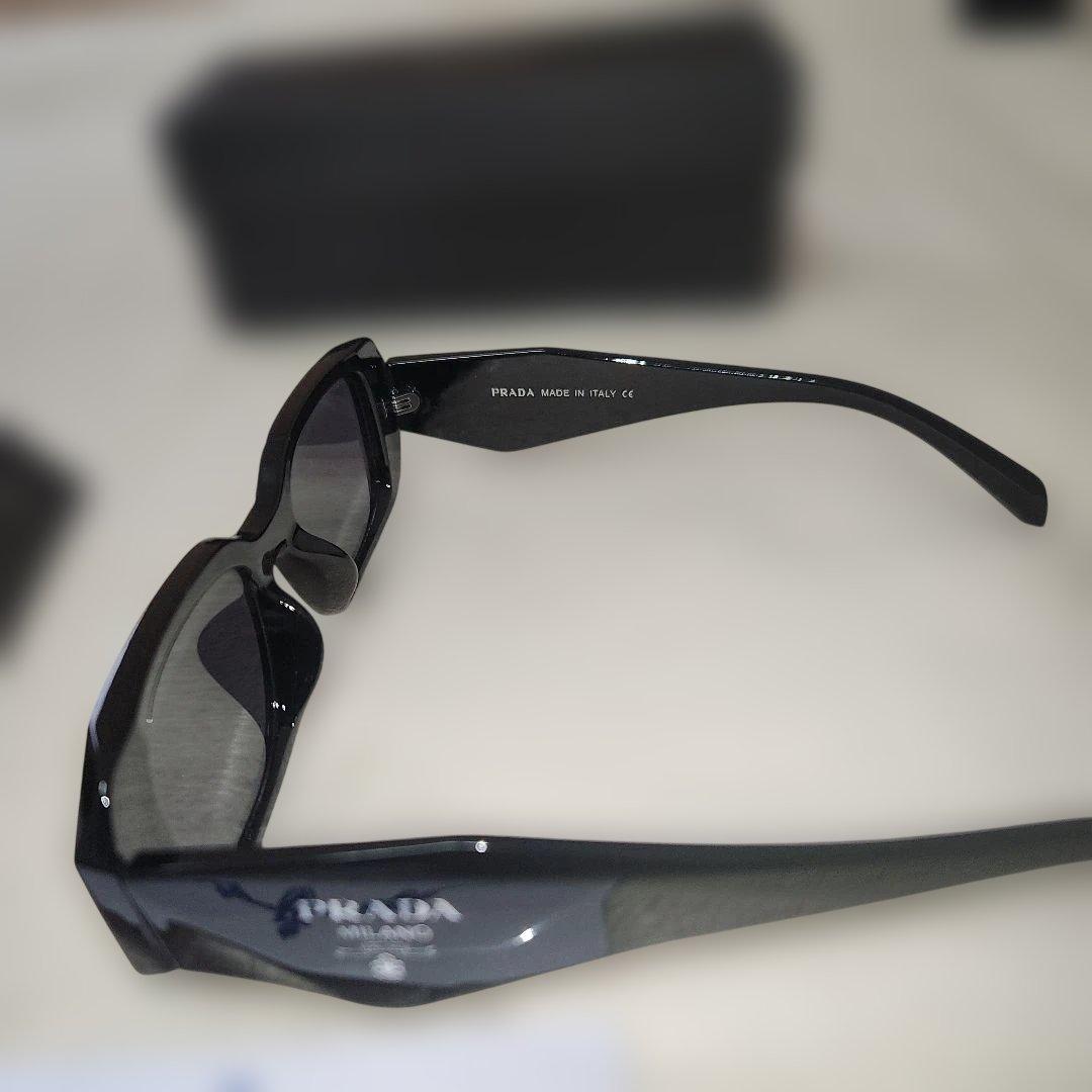 PRADA ブラック サングラス