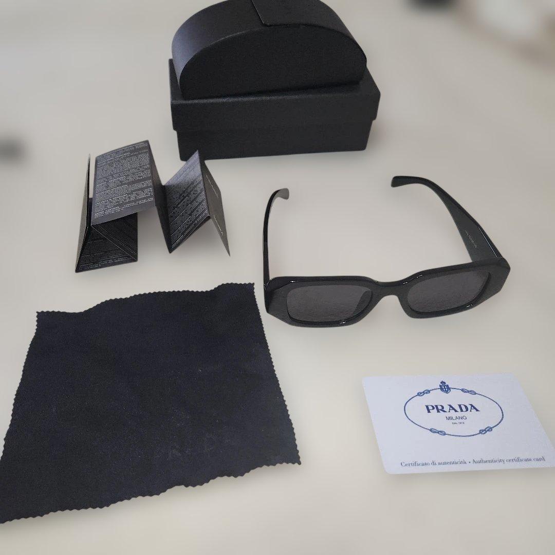 PRADA ブラック サングラス