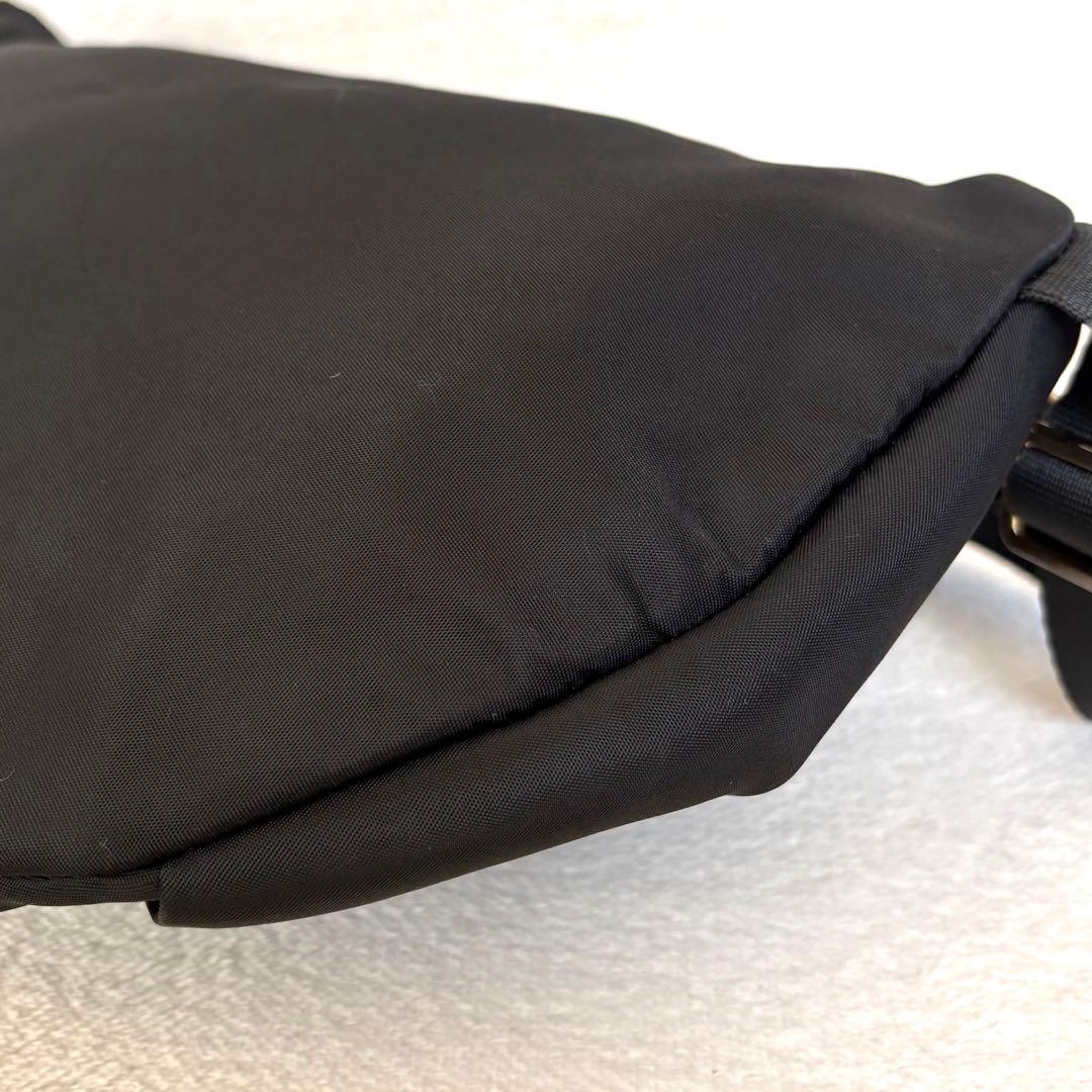 あんあん様⭐︎美品【TOCCA】ボディバッグ リボン ゴールド金具 ナイロン 黒