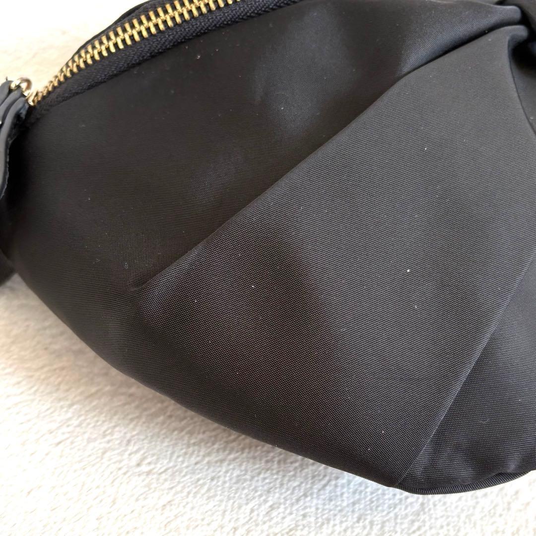 あんあん様⭐︎美品【TOCCA】ボディバッグ リボン ゴールド金具 ナイロン 黒