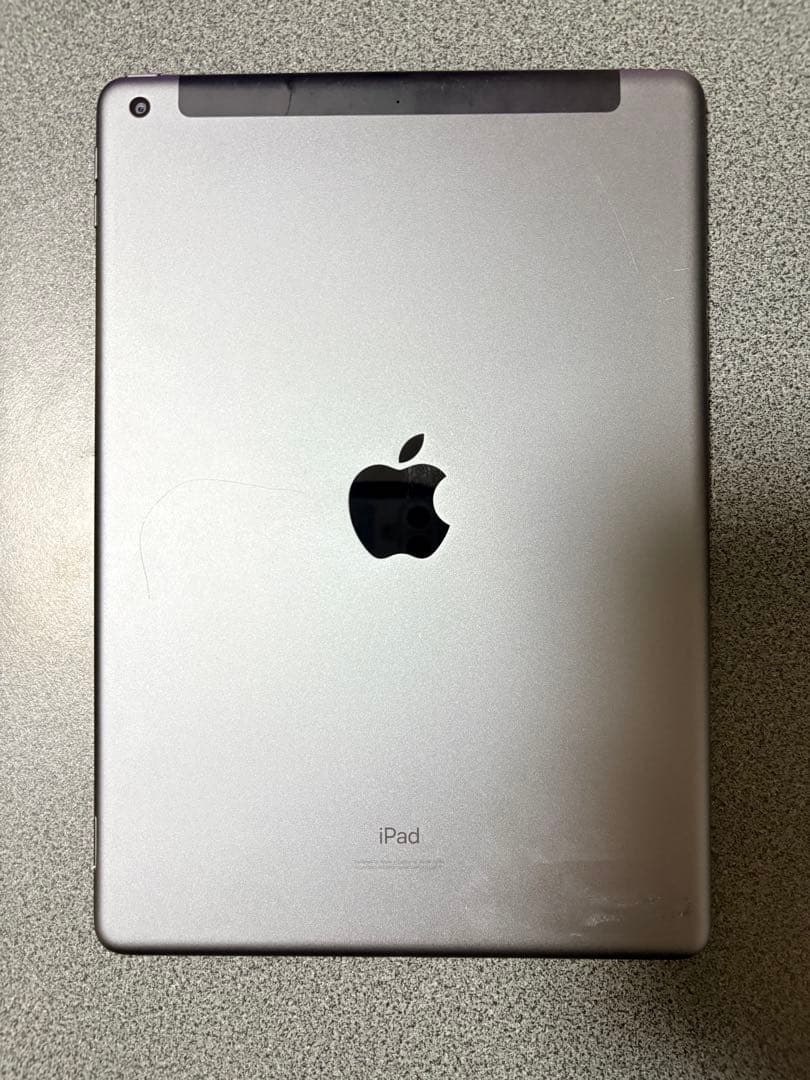 Apple iPad 第七世代 32GB本体 充電ケーブル付き