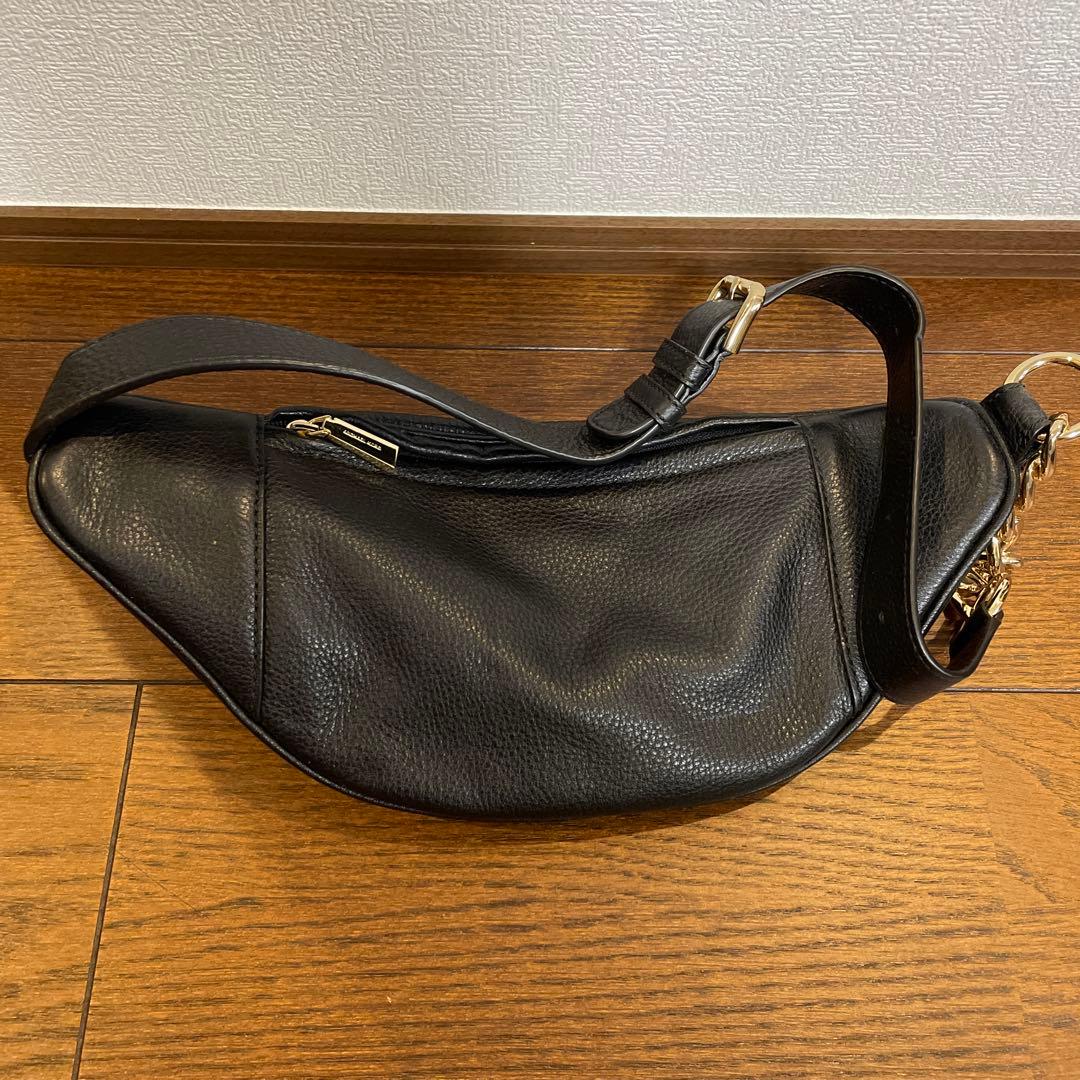 MICHAEL CORS ボディバッグ