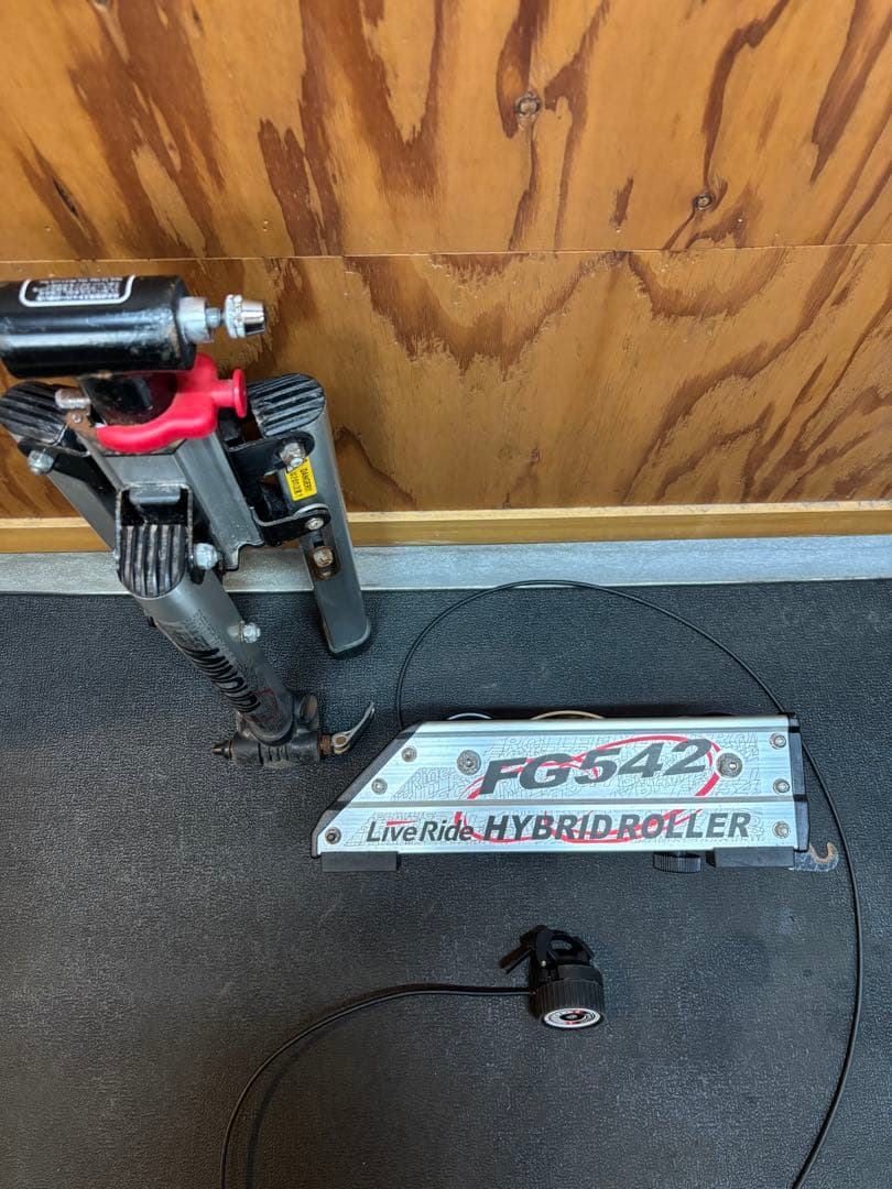 //Uインター//MINOURA FG542 ハイブリッドローラー