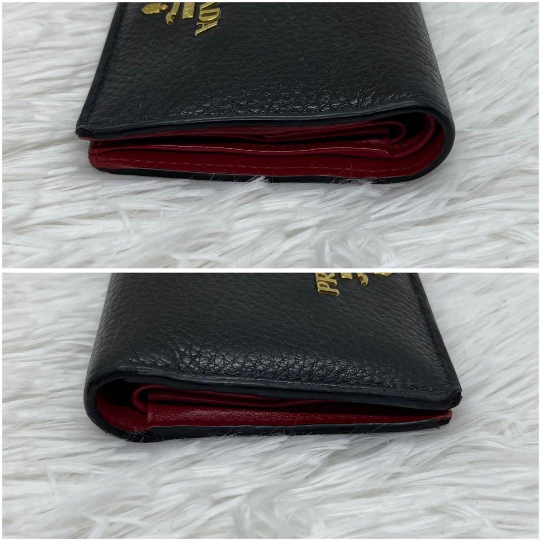 美品✨️プラダ 二つ折り財布 レザー シボ革 バイカラー レッド ブラック